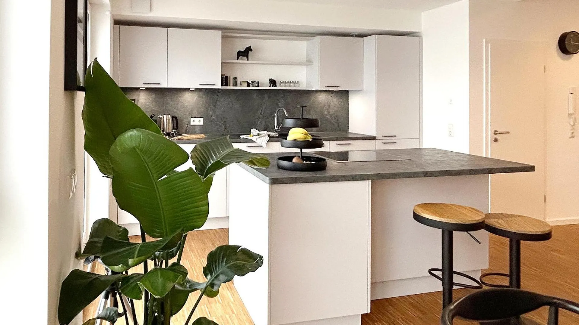 Neues Modernes Dachgeschossloft Naehe Zentrum Uni Messe Hannover 0*,